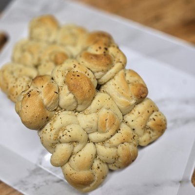 Sourdough Garlic Knots