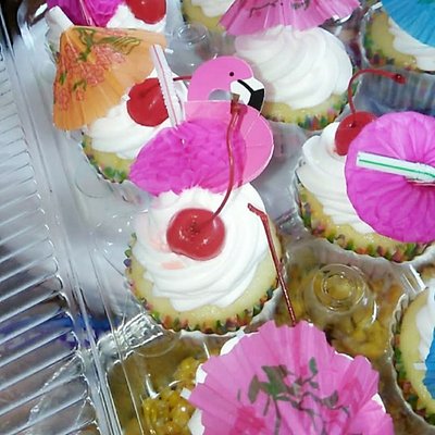 Deluxe Cupcakes 