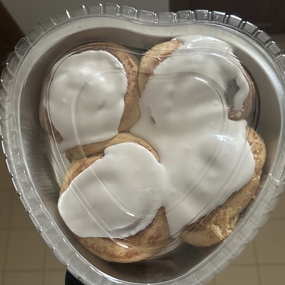 Cinnamon Rolls 4 Pack