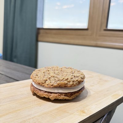 Oatmeal Cream Pie 