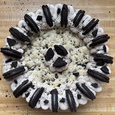 Cookies And Cream Cake - Whole