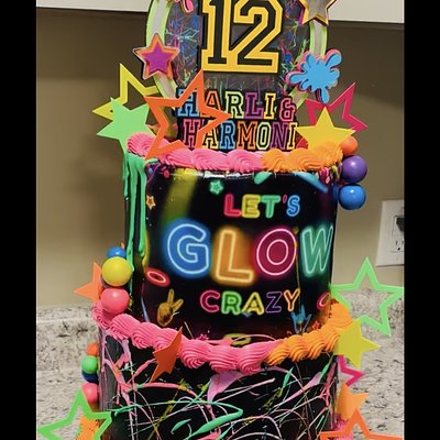 2 Tier Cake 8in Top-10in Bottom 