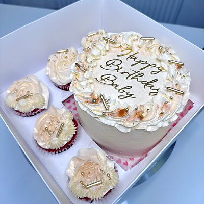Bento cake With Cupcakes