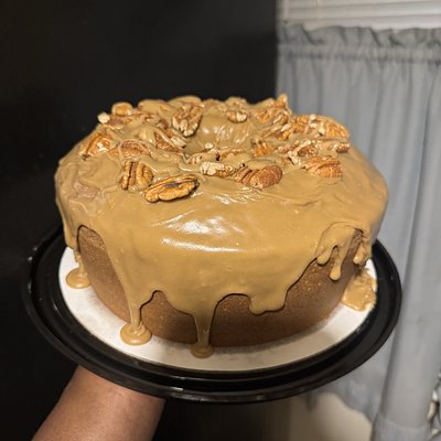 Caramel Pecan Pound Cake 