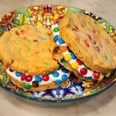 GIANT Cookie Sandwiches (SBflo) 