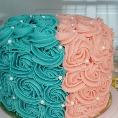 3 Layer Bicolor Rosette Cake