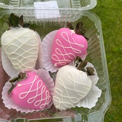 Dozen Strawberries (Basic/Plain)