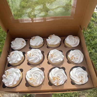 Classic Vanilla Mini Cakes (6-pack)