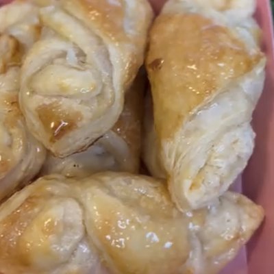 Quesitos (Puerto Rican Cheese Pastries) (6 Pack) 
