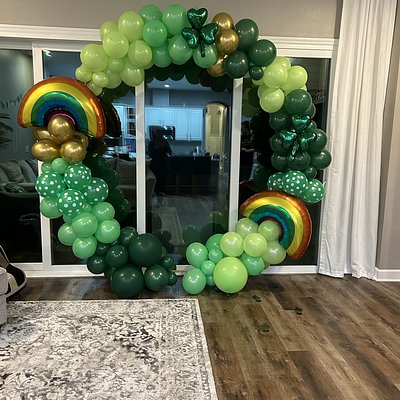 Balloon arch services