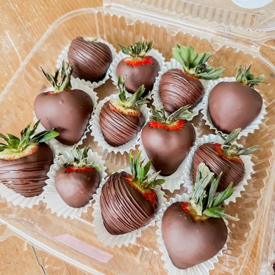 1 Dozen - Chocolate Dipped Strawberries