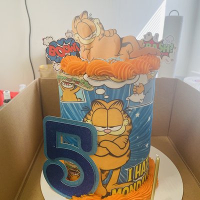 Customized Cake 6in, 3 Layer