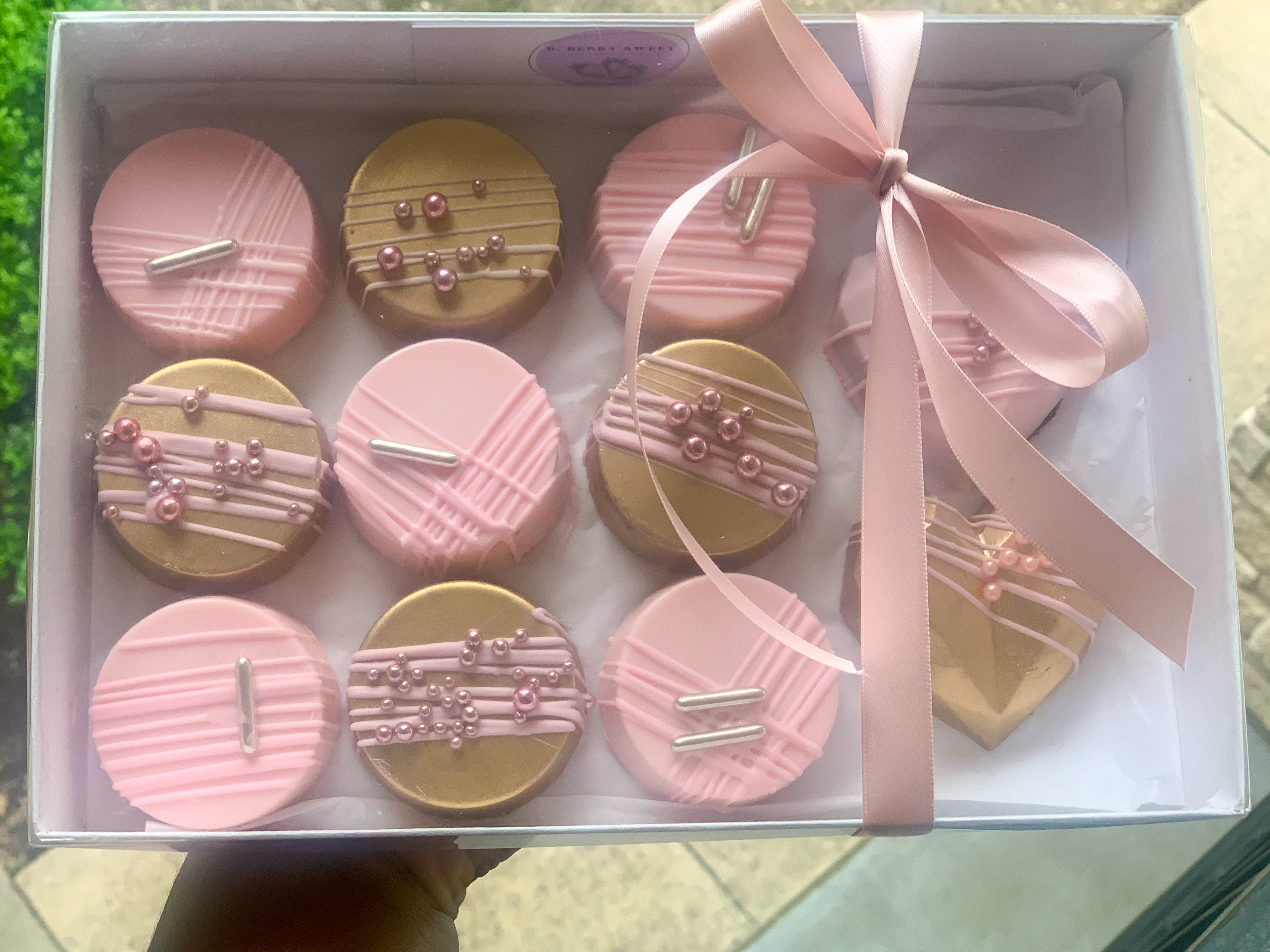 Chocolate Covered Oreos (12 Count)