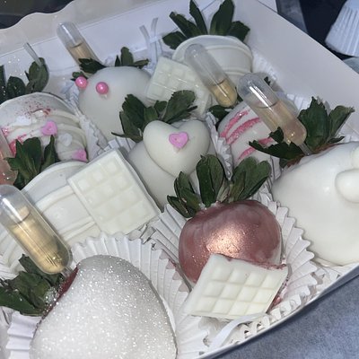 💗Valentines DOZEN CHOCOLATE COVERED INFUSED 