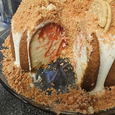 Strawberry Cheesecake Swirl Poundcake