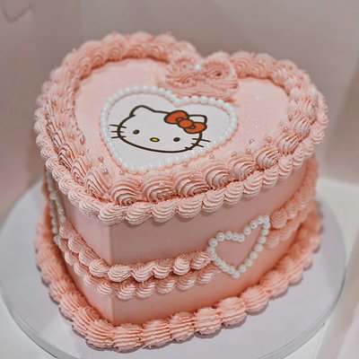 Vintage Heart Cake 8 Inch