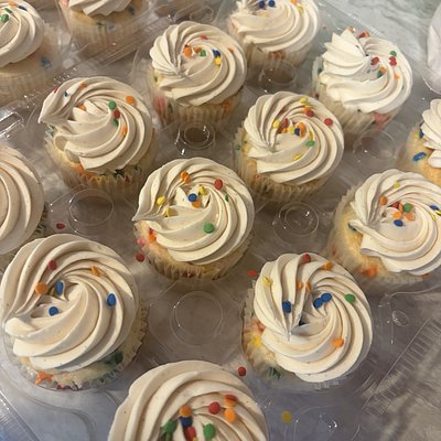 Funfetti Cupcakes 