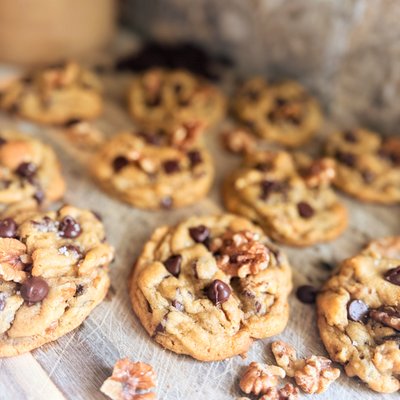 Walnut Chocolate Chip Cookie BOX
