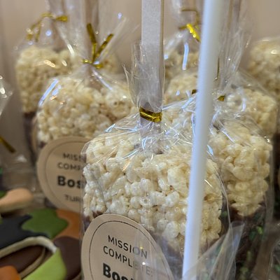 1 Large  Rice Krispie Treat  Square