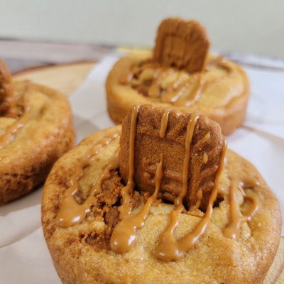 Large Biscoff -filled cookies (6 Count)