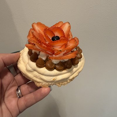 Pavlova (Single Serving)
