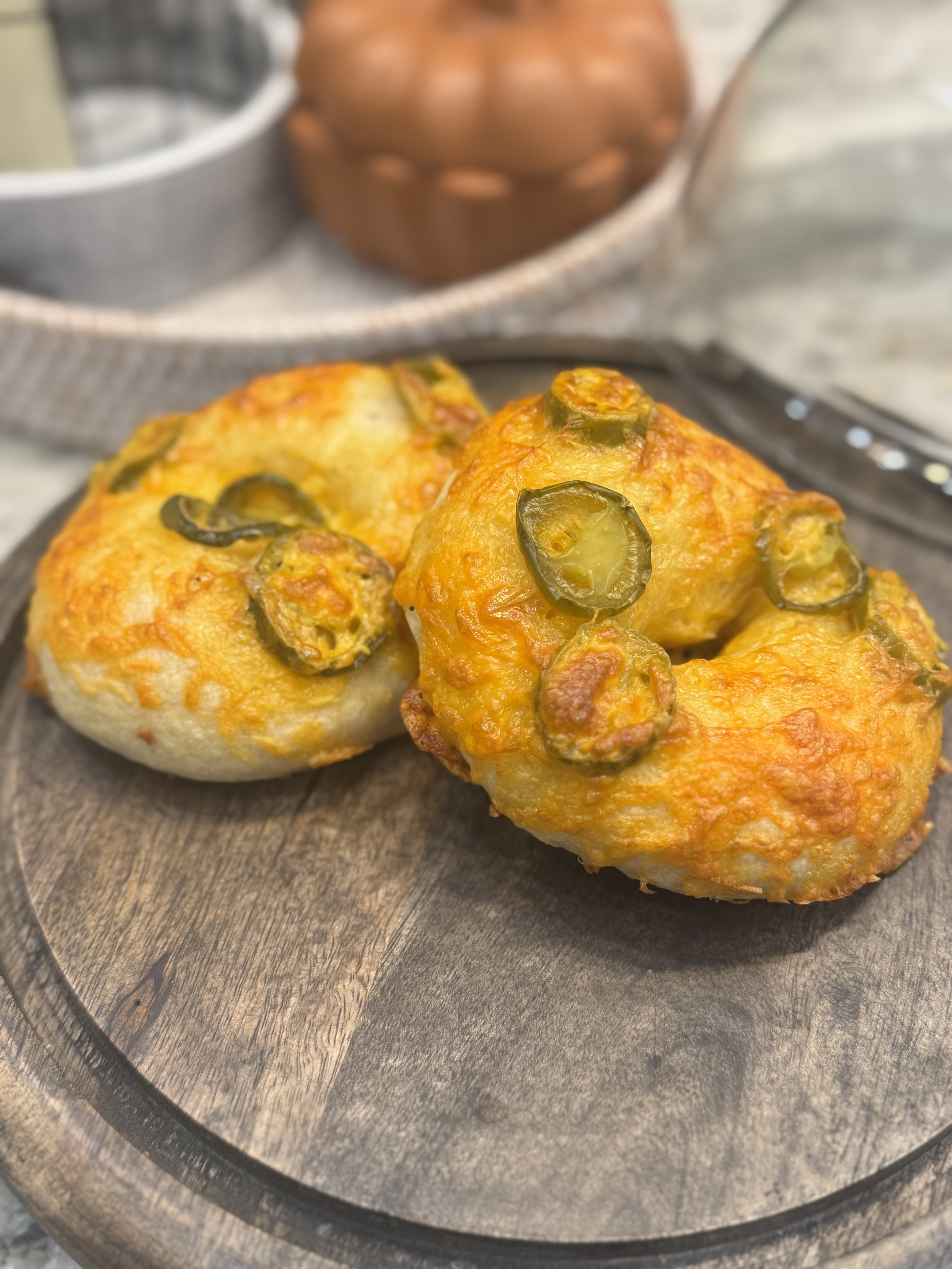 Jalapeño Cheddar Bagel 