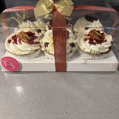 6 Cupcakes / Transparent box