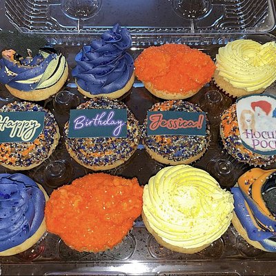 12 Cupcakes