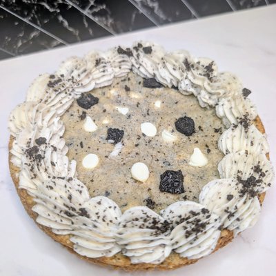 6 Inch Cookies And Cream Cookie Cake