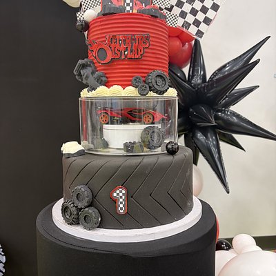 3 Tier With Acrylic Middle