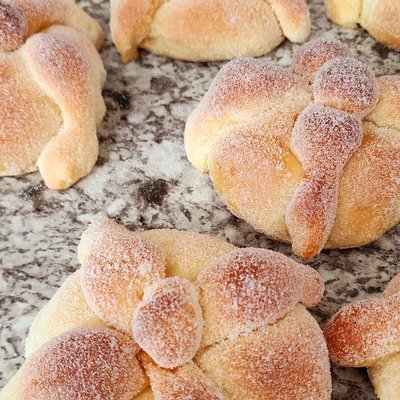 Pan De Muerto / Bread Of The Dead