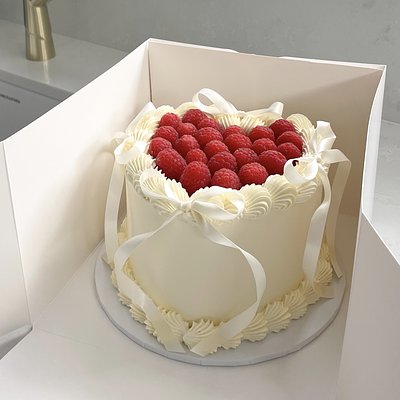 Fresh Raspberry Heart Cake