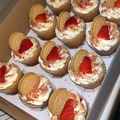 Custom Flavored Cupcakes 