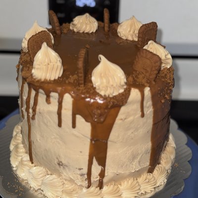8 Inch Biscoff Cake 