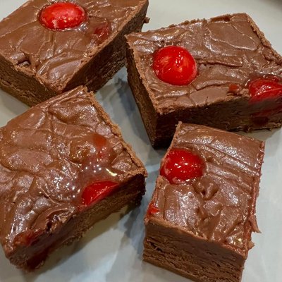Chocolate Covered Cherry Amaretto Fudge (1/2 Pound)