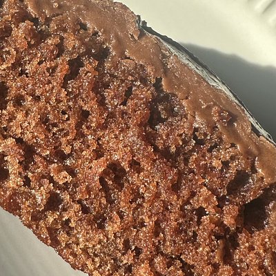 Chocolate Cake (feeds 12-15)