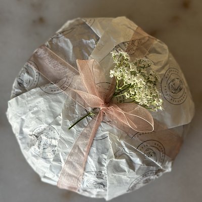 Gift Wrap: Seasonal Decorative 