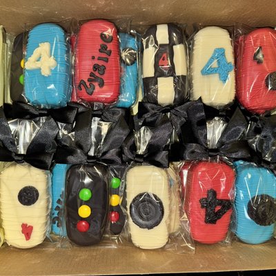 Cake Pops/Cakesicles 
