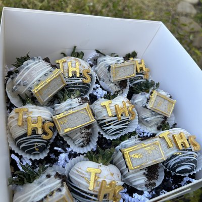 Themed Strawberries ~ (Dozen or Half)
