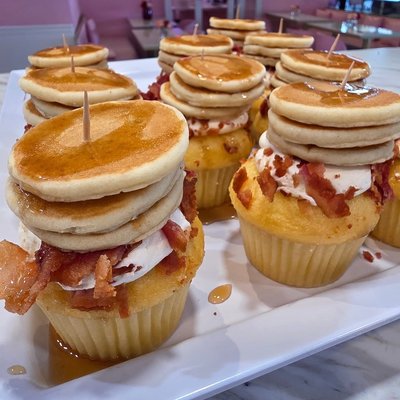 French Vanilla Cupcakes Top With Maple Bacon Frosting And 2 Mini Pancakes 