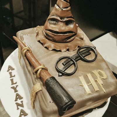 Custom Cakes  (min 15 servings)