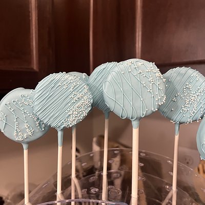 Custom Cake Pops