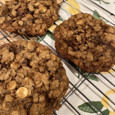 White Chocolate Cranberry Cookies (4 Cookies)