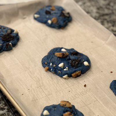 [Dozen] Big Bluey-White Chocolate Chip Oreo
