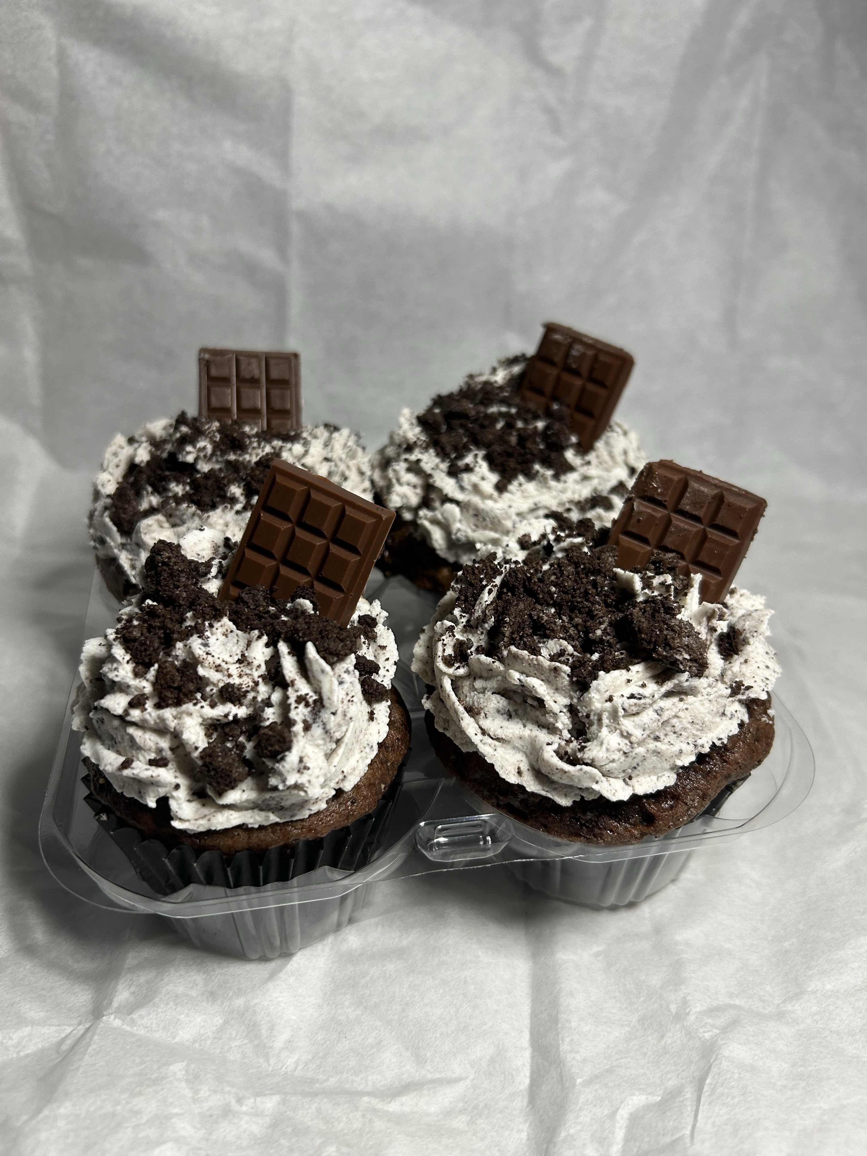 Cookies N Crème Stuffed Cupcake 