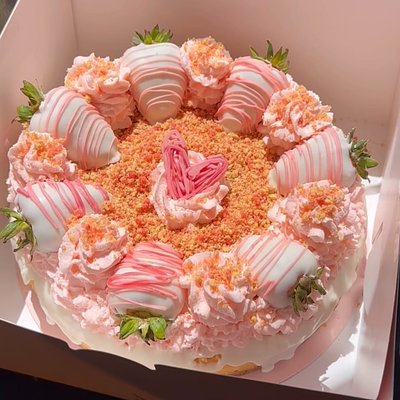 Strawberry Cunch Cheesecake 