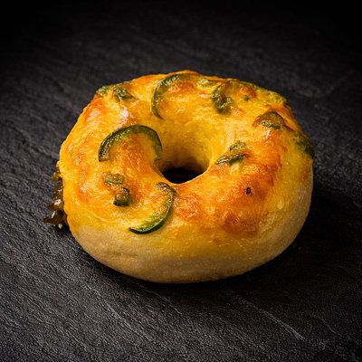 Jalapeño Cheddar Bagel