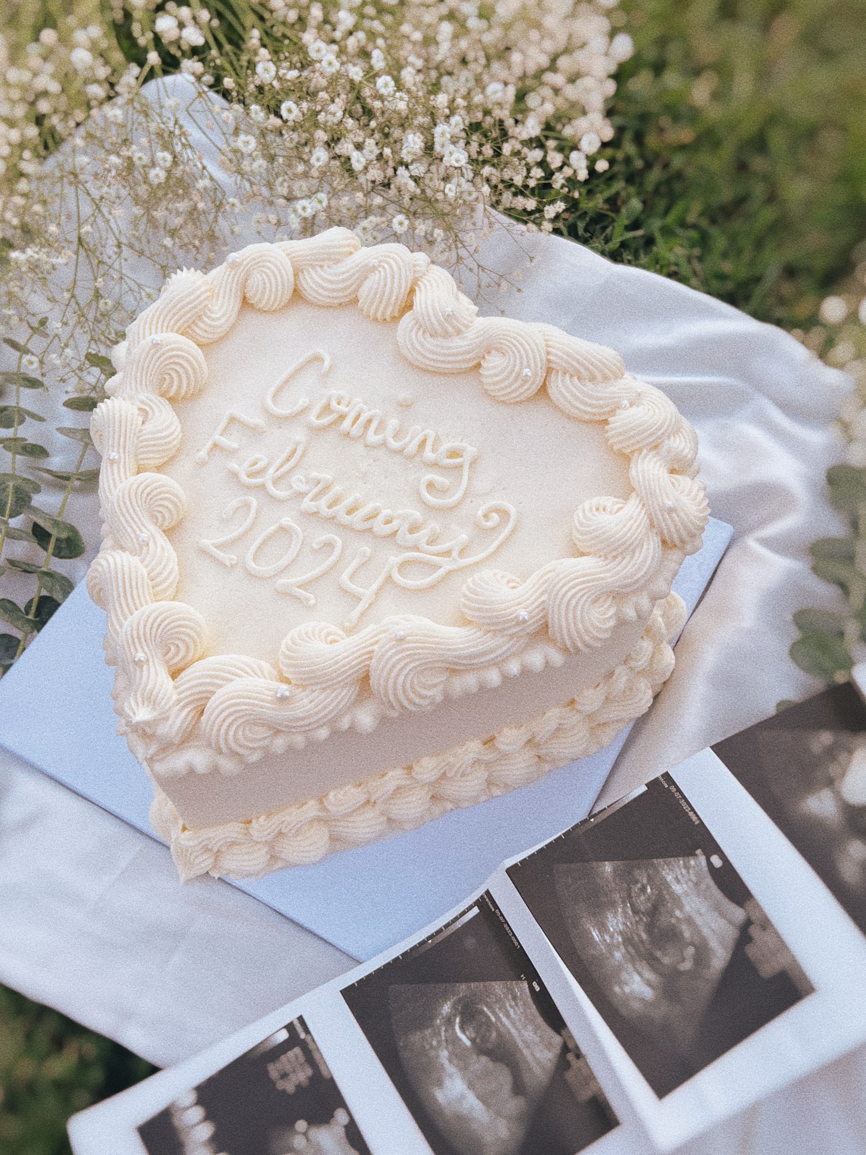 8” Heart Vintage Cake