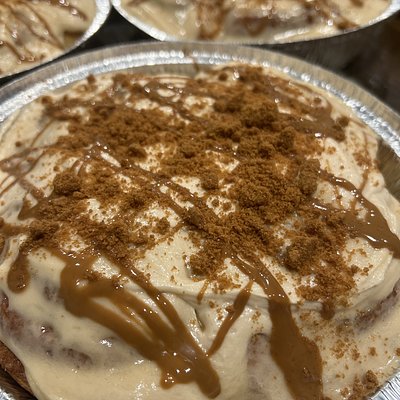 4ct Cookie Butter Cinnamon Rolls