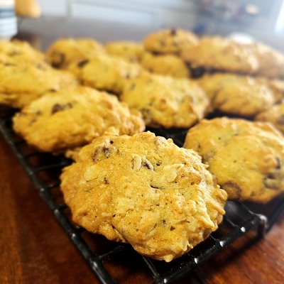 Green’s Chocolate Chip Oatmeal Cookies Dozen Box